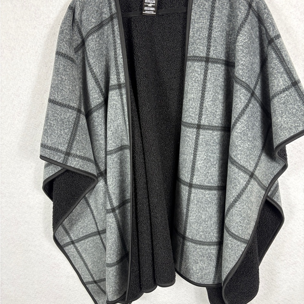Ike Behar Black Textured Cape